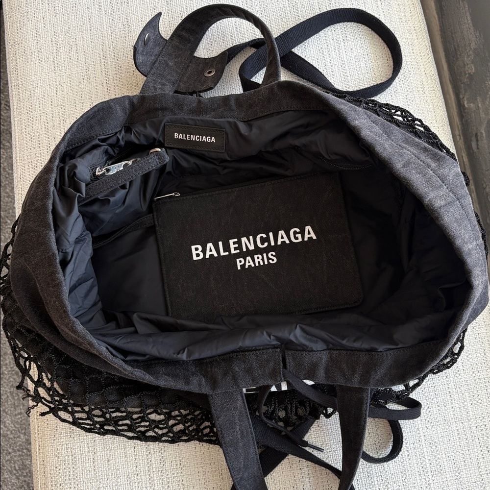 BALENCIAGA Authentic Canvas Fishnet Tote - Picture 13 of 15